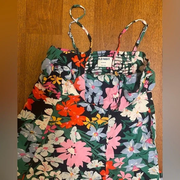 Old Navy Red and Green Strapless Sundress - Picture 10 of 10
